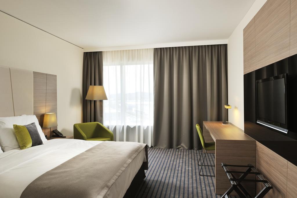 Superior Double Room,681869781:JPEG